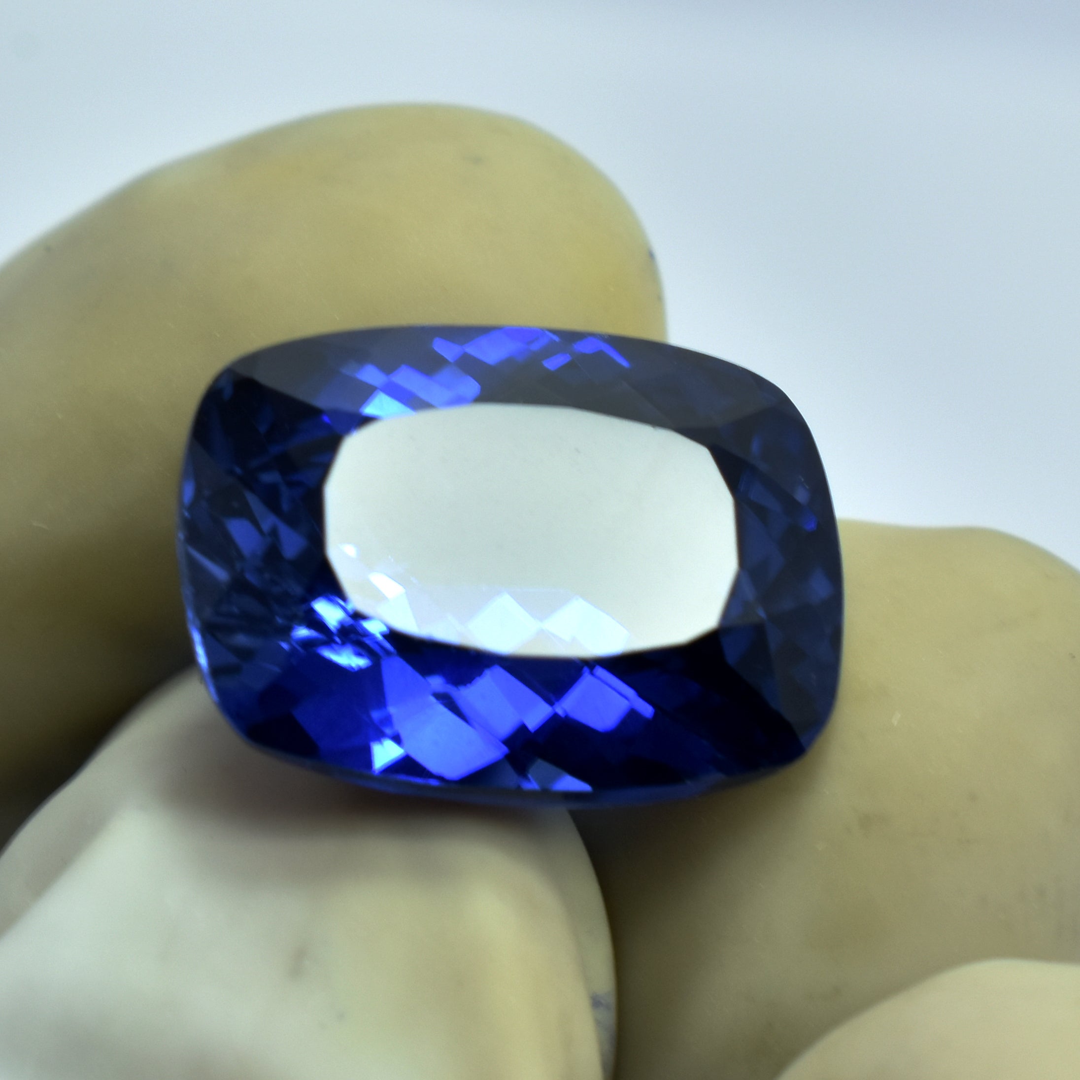 Blue Tanzanite 7.95 Carat Natural Blue Tanzanite Certified Cushion Shape Tanzanite Loose Gemstone For Making Ring / Jewelry  Stone