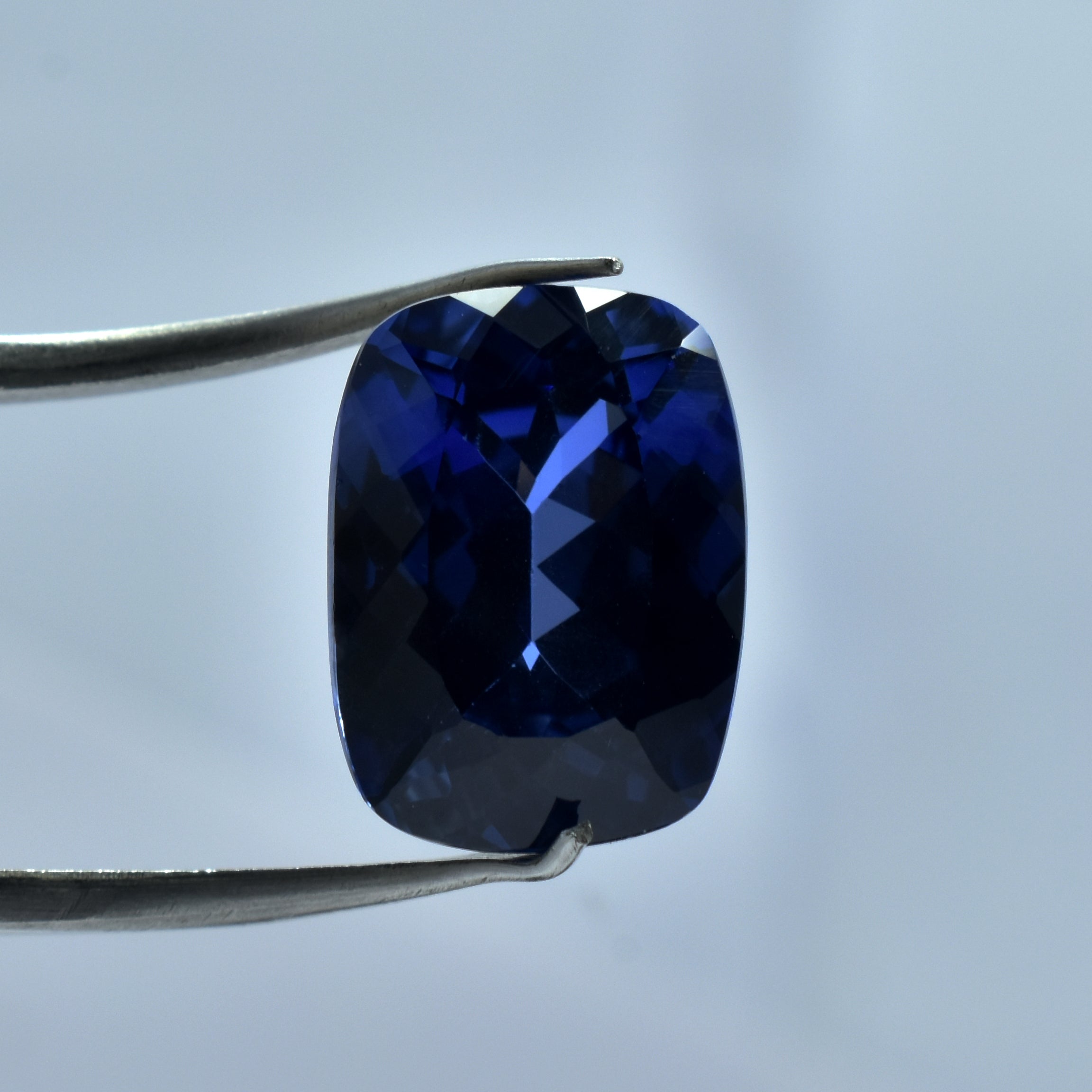 Blue Tanzanite 7.95 Carat Natural Blue Tanzanite Certified Cushion Shape Tanzanite Loose Gemstone For Making Ring / Jewelry  Stone