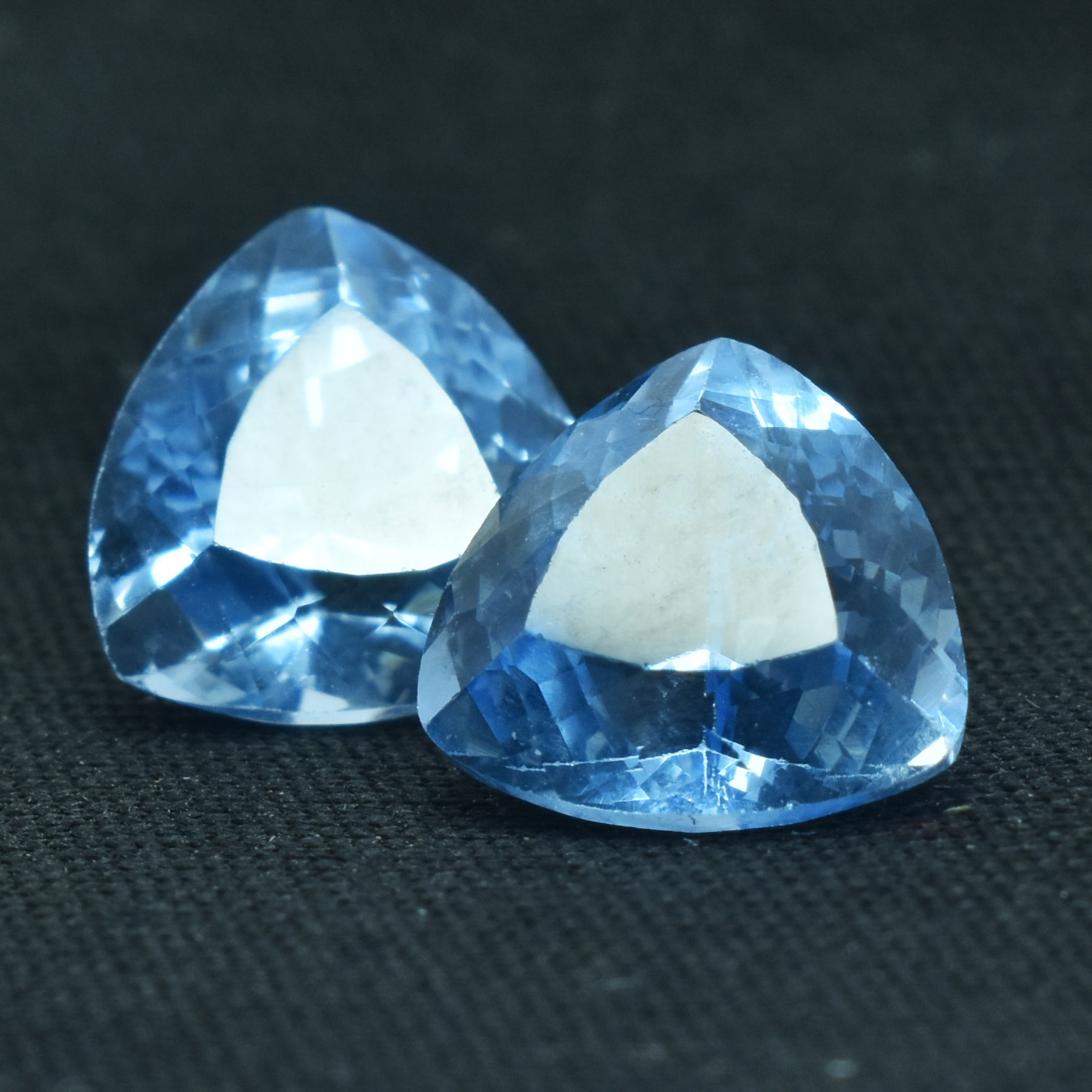 BEST SALE !! Beautiful Lite Blue Sapphire 18.89 Carat Pair Of Trillion Shape Natural Blue Sapphire CERTIFIED Loose Gemstone Prefect Size For Making Ring And Earrings Sapphire From Sri Lanka Gemstone Gift For Her