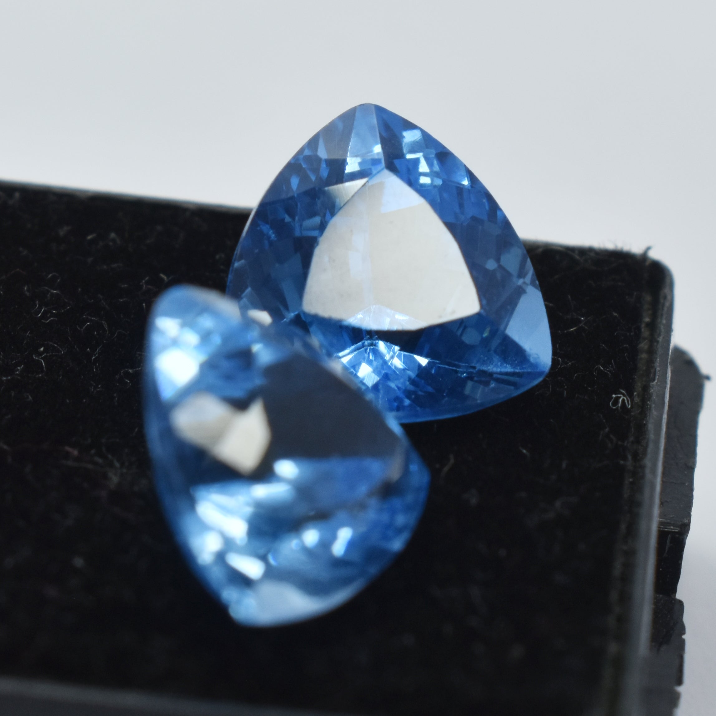 BEST SALE !! Extremely Rare NATURAL Lite Blue Sapphire Trillion Shape 18.62 Ct CERTIFIED Pair Loose Gemstone Trillion Blue Sapphire Excellent For Making Earring Size Loose Gemstone Ring Size Stone