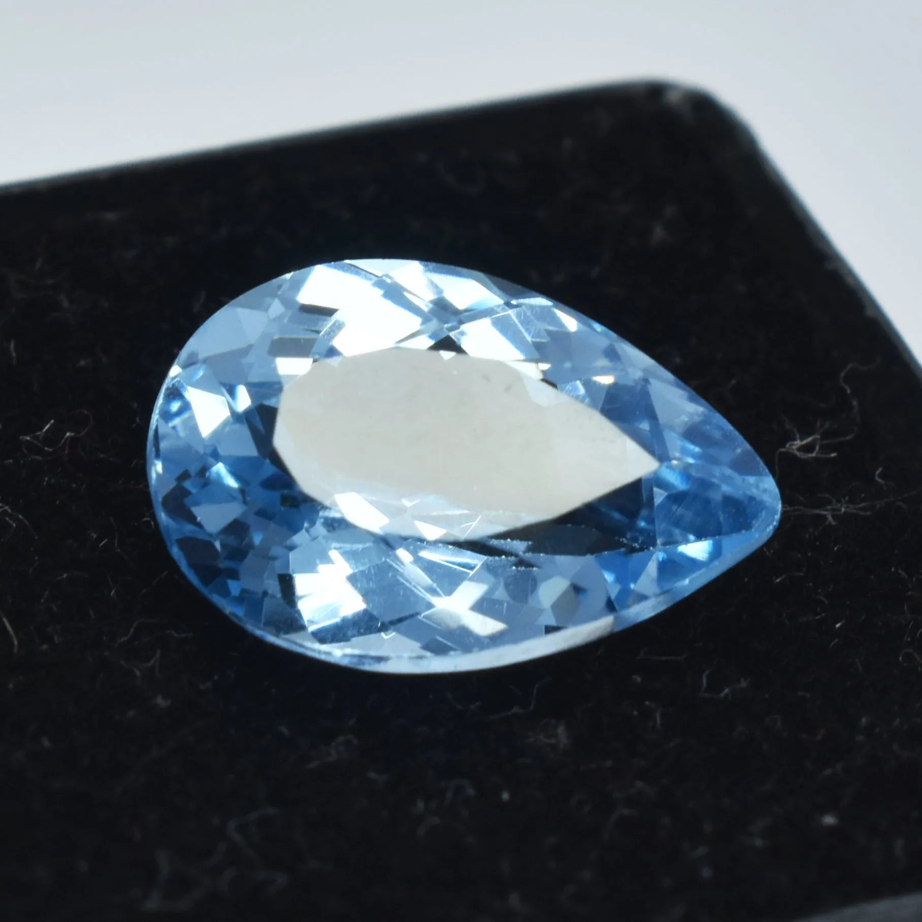 10.23 ct blue sapphire pear cut natural gemstone image