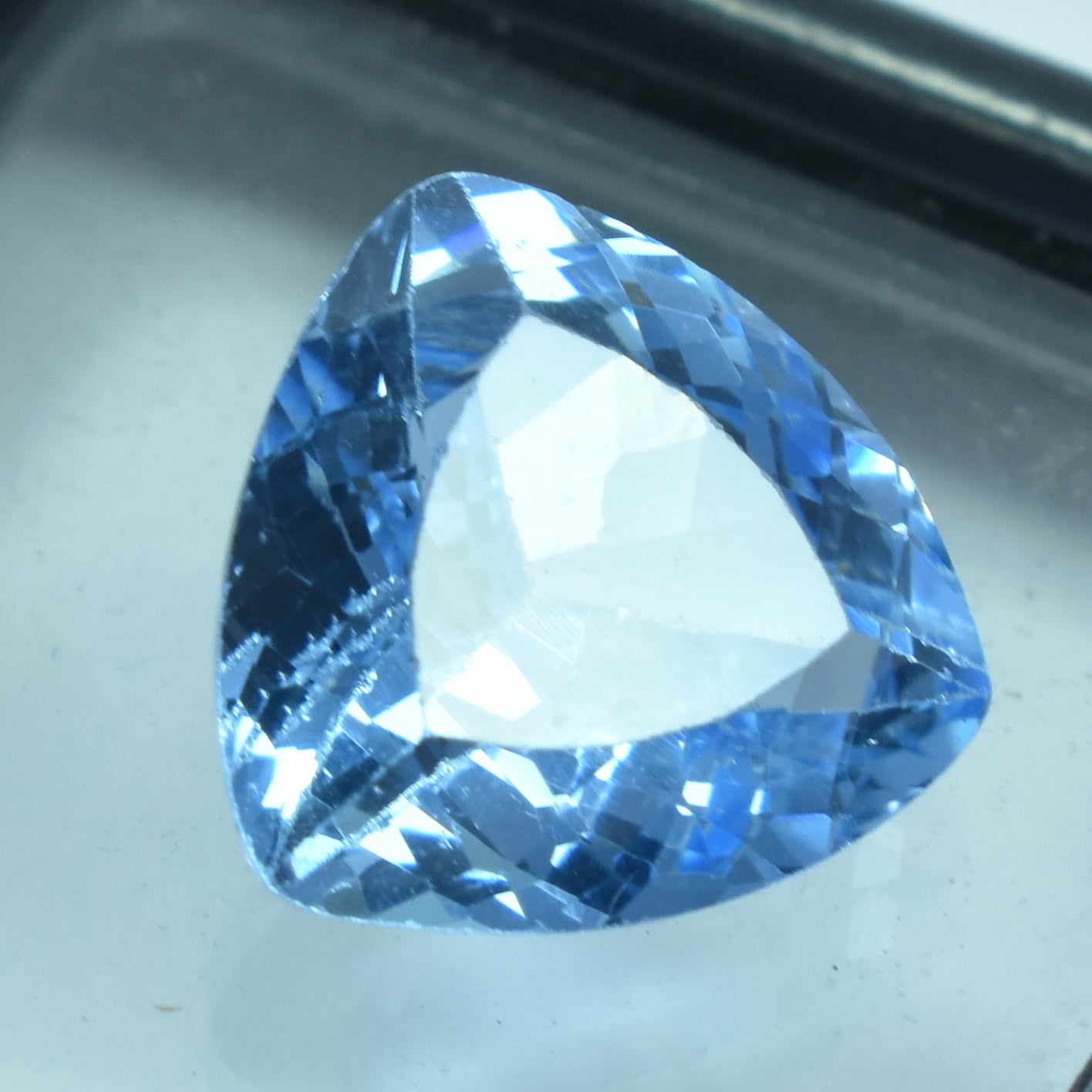 Natural Trillion Cut 5.35 Carat Blue Sapphire From Sri-Lanka Certified Loose Gemstone Sapphire Jewelry