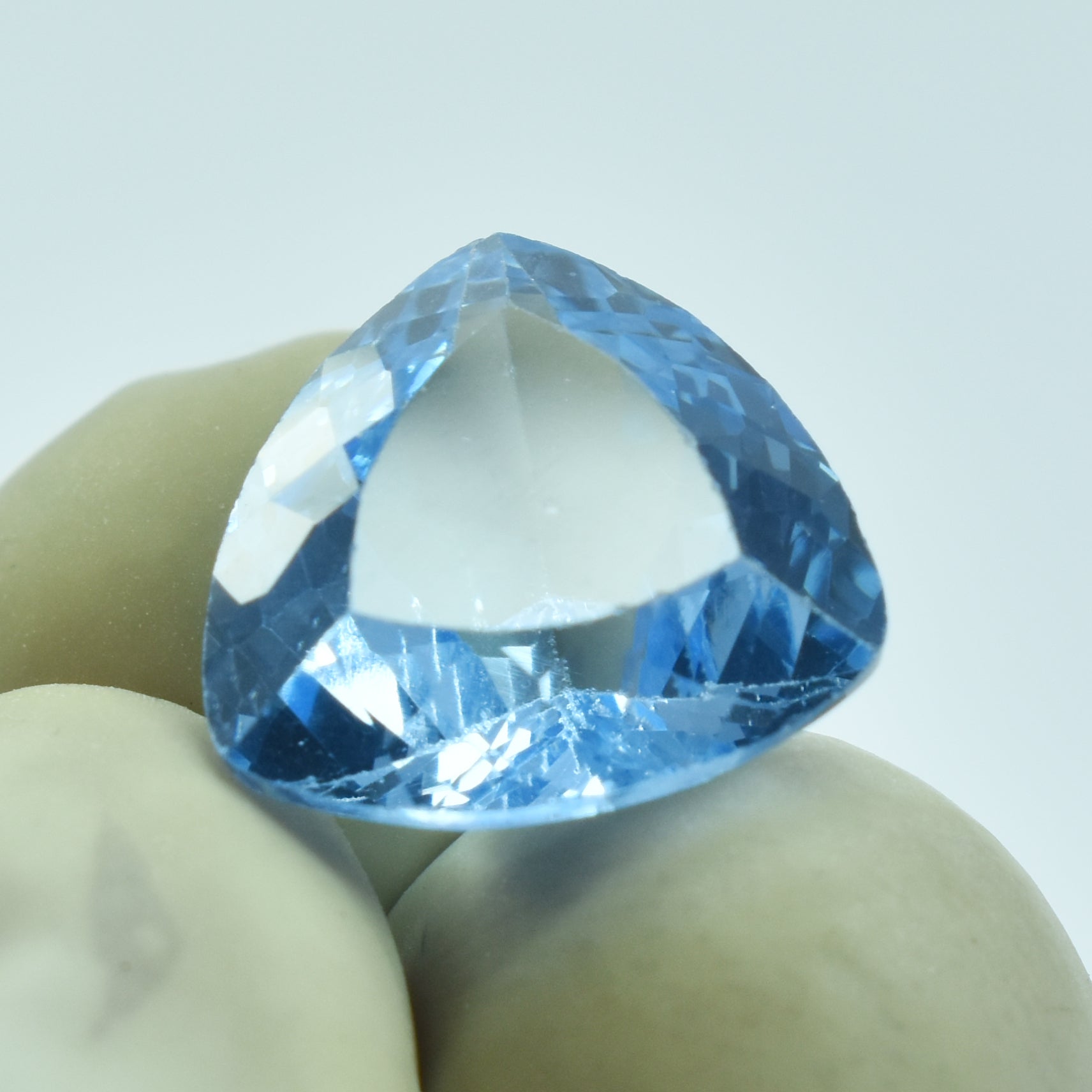 Natural Trillion Cut 5.35 Carat Blue Sapphire From Sri-Lanka Certified Loose Gemstone Sapphire Jewelry