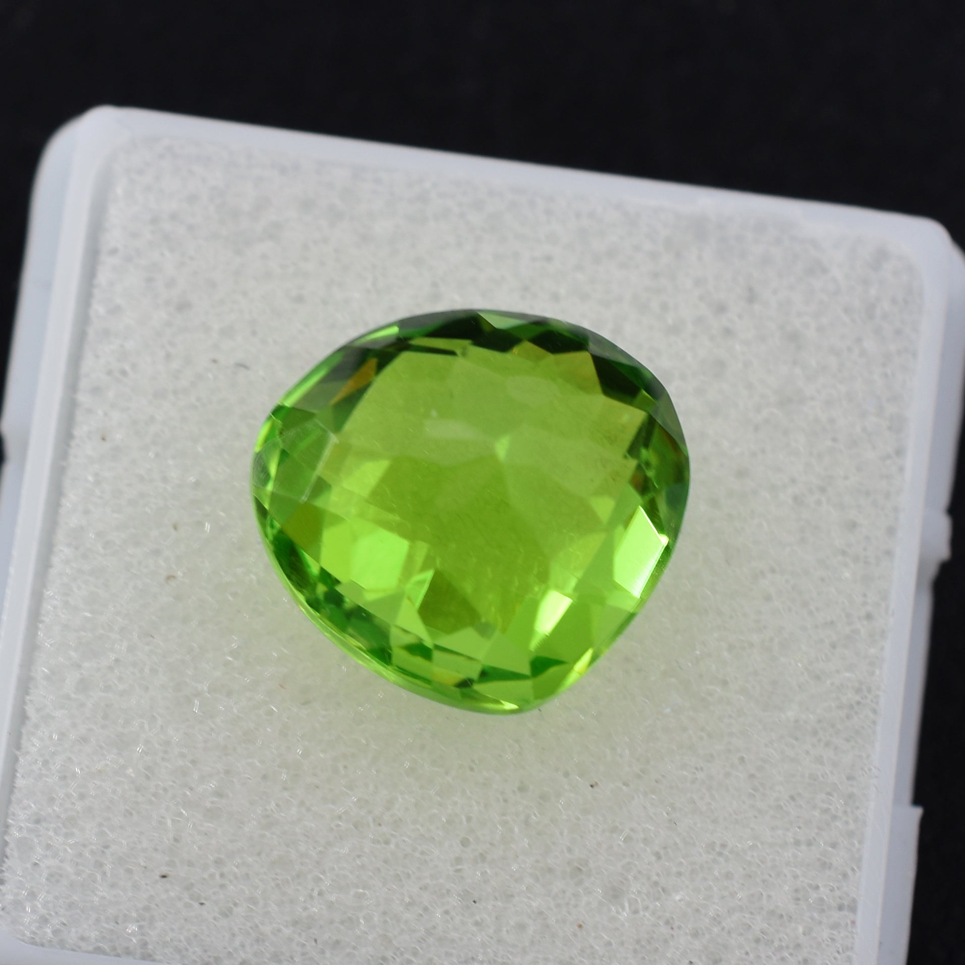 Natural Green Peridot Pear Cut 12.00 Carat Loose Gemstone Certified Pendant Size Stone