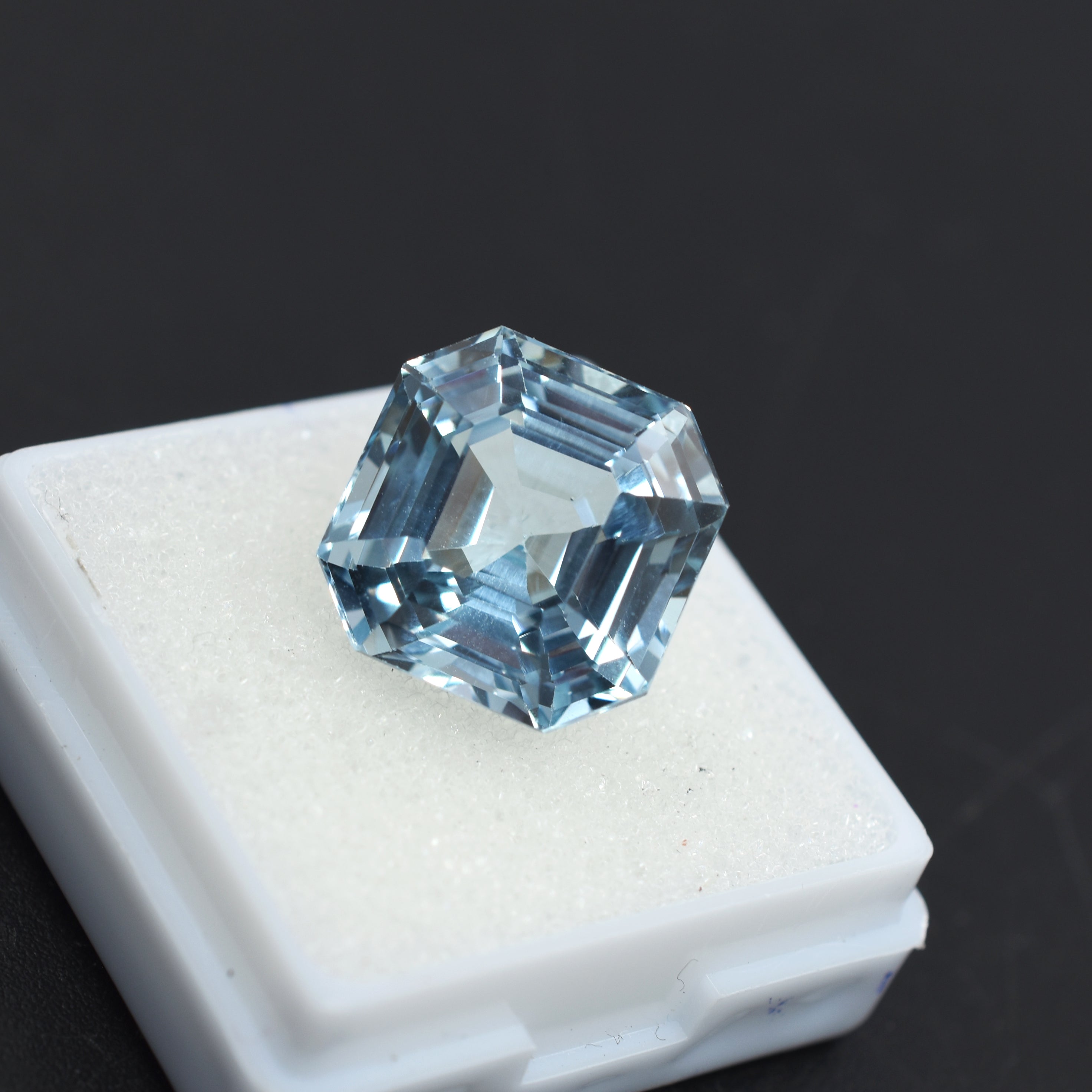 Genuine Aquamarine Gemstone , Natural Square Cut 14.35 Carat Aquamarine Blue Loose Gemstone Certified