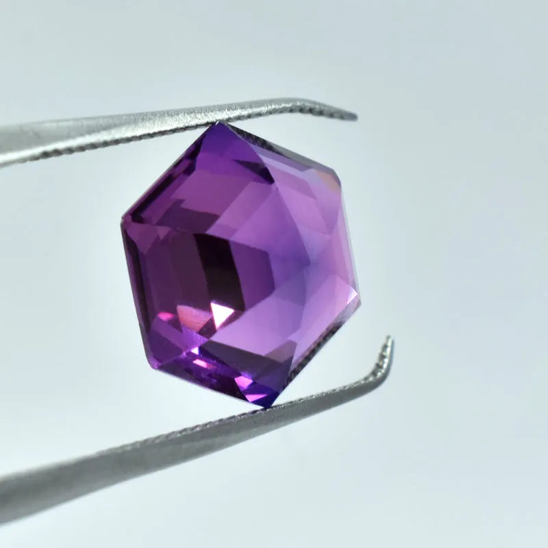 11.84 Ct Purple Sapphire Color Change Gem natural sapphire