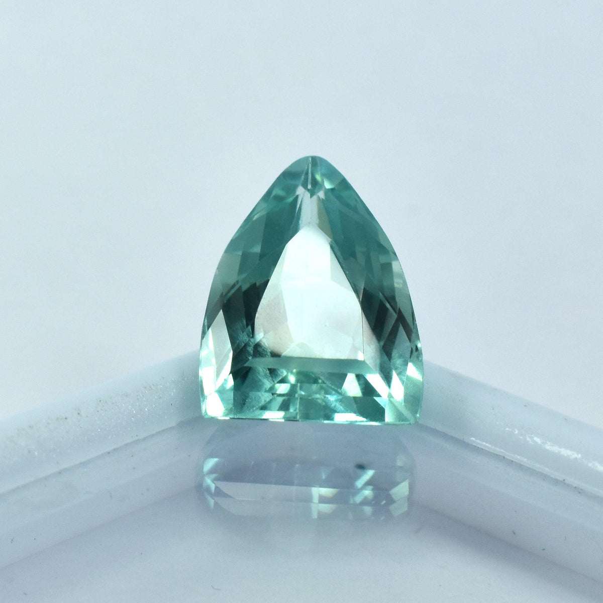 Natural Montana Sapphire 8.00 Carat Fancy Shape Bluish Green Montana Sapphire Natural Certified Gemstone Best For Aesthetic Appeal