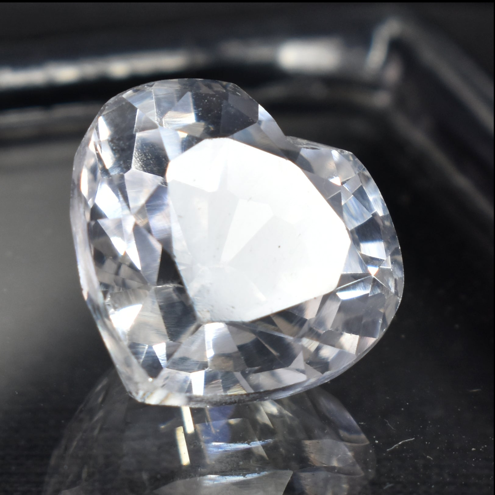 Attractive Ceylon Sapphire Natural 8.95 Carat Heart Shape White Sapphire Certified Loose Gemstone Free Shipment With Free Gift