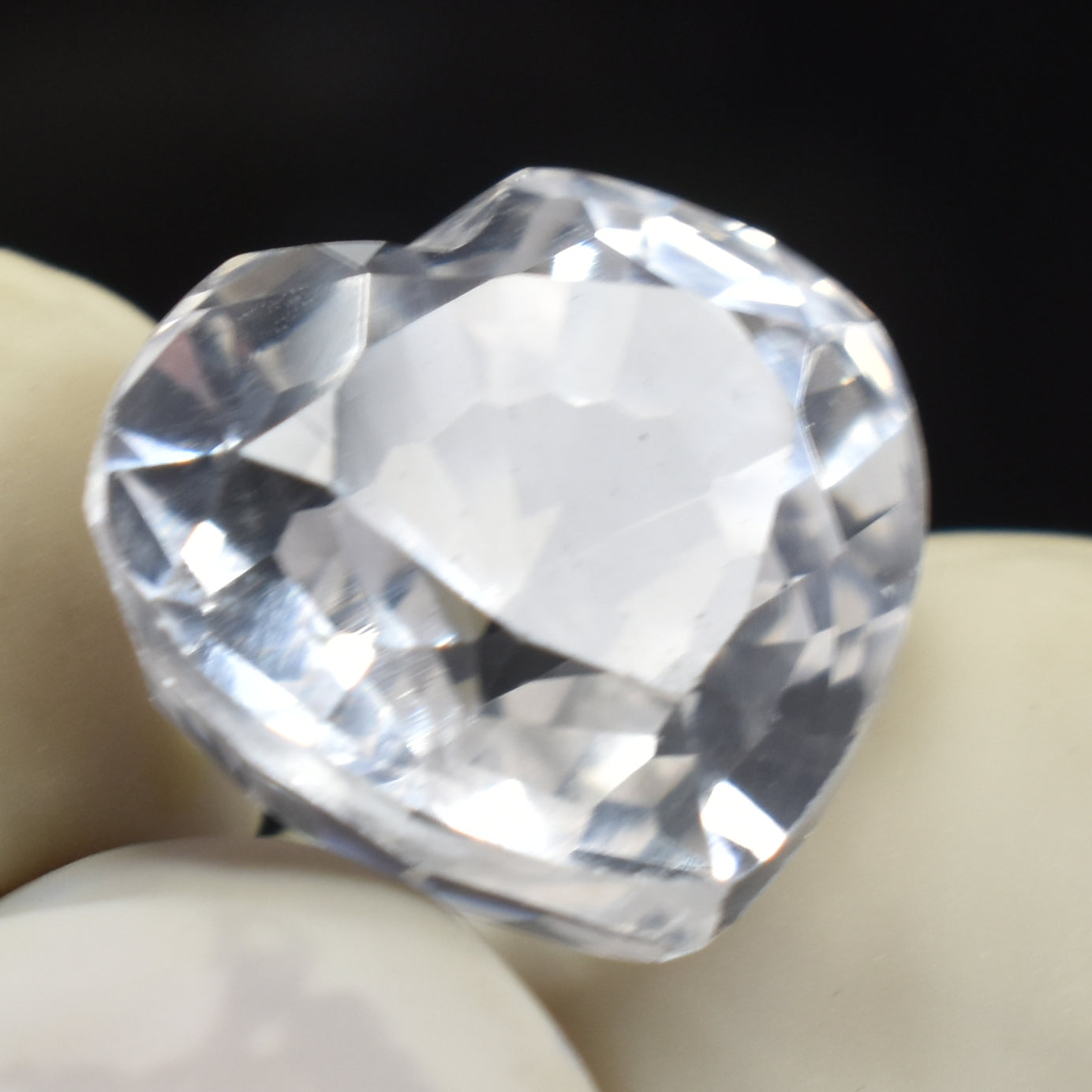 Attractive Ceylon Sapphire Natural 8.95 Carat Heart Shape White Sapphire Certified Loose Gemstone Free Shipment With Free Gift