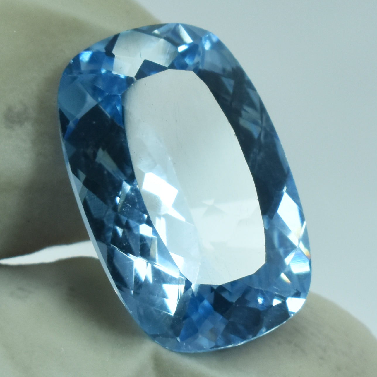 Gorgeous Sapphire Stone From Sri-Lanka 8.35 Carat Cushion Cut Natural Blue Sapphire Certified Loose Gemstone Sapphire Bracelet