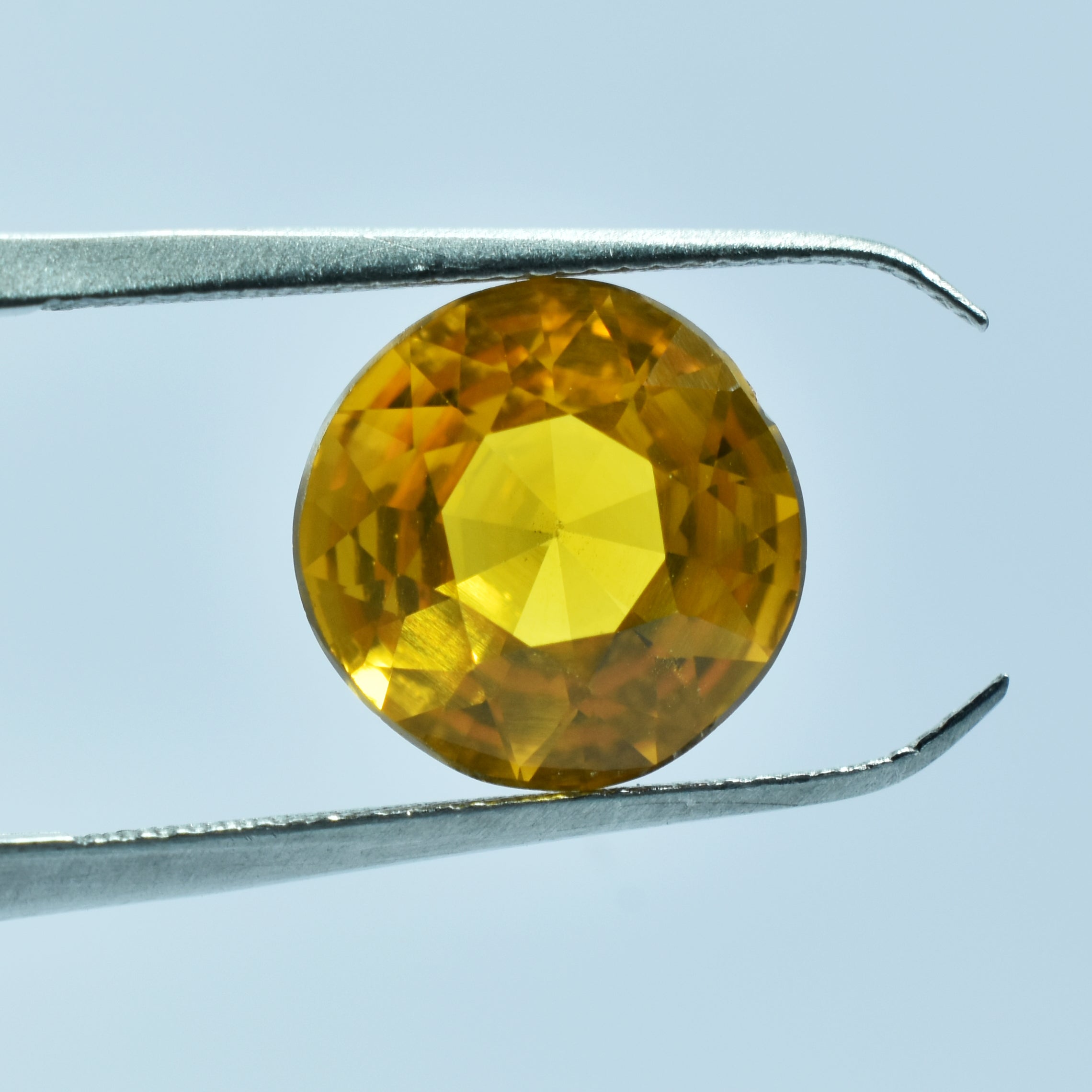 Very Beautiful Sapphire Yellow 5.55 Carat Round Shape Natural Loose Gemstone Certified Earing Size Gem