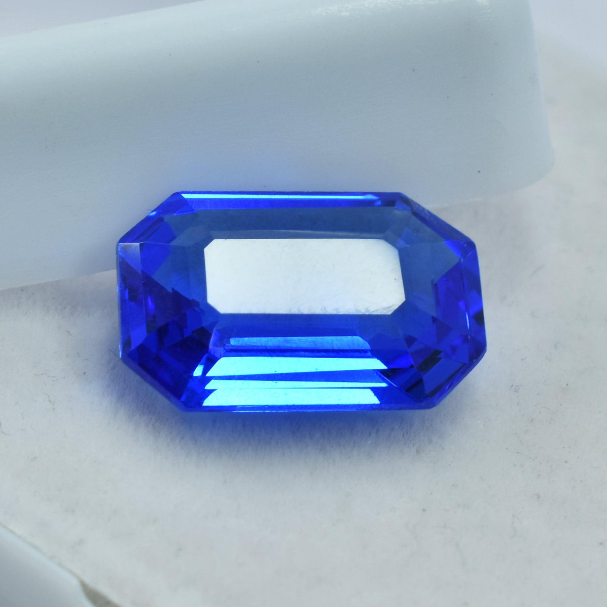 Natural Emerald Shape 6.10 Carat Blue Tanzanite Certified Loose Gemstone Tanzania's Best Gem