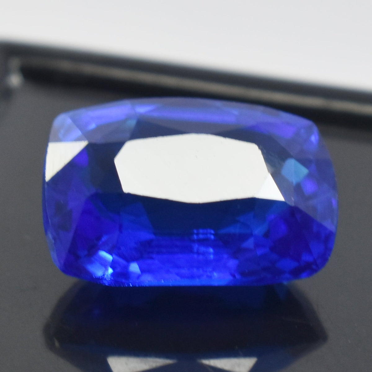 Sapphire Gemstone From Sri-Lanka 7.90 Carat Cushion Cut Natural Sapphire Blue Certified Loose Gemstone