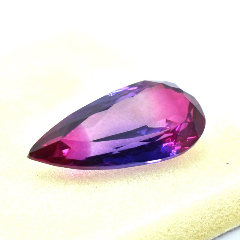 30.60 Ct Bi-Color Sapphire collectors certified gemstone