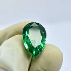 Natural Green Garnet Tsavorite Square Shape Green 9.15 Carat Natural Certified Loose Gemstone