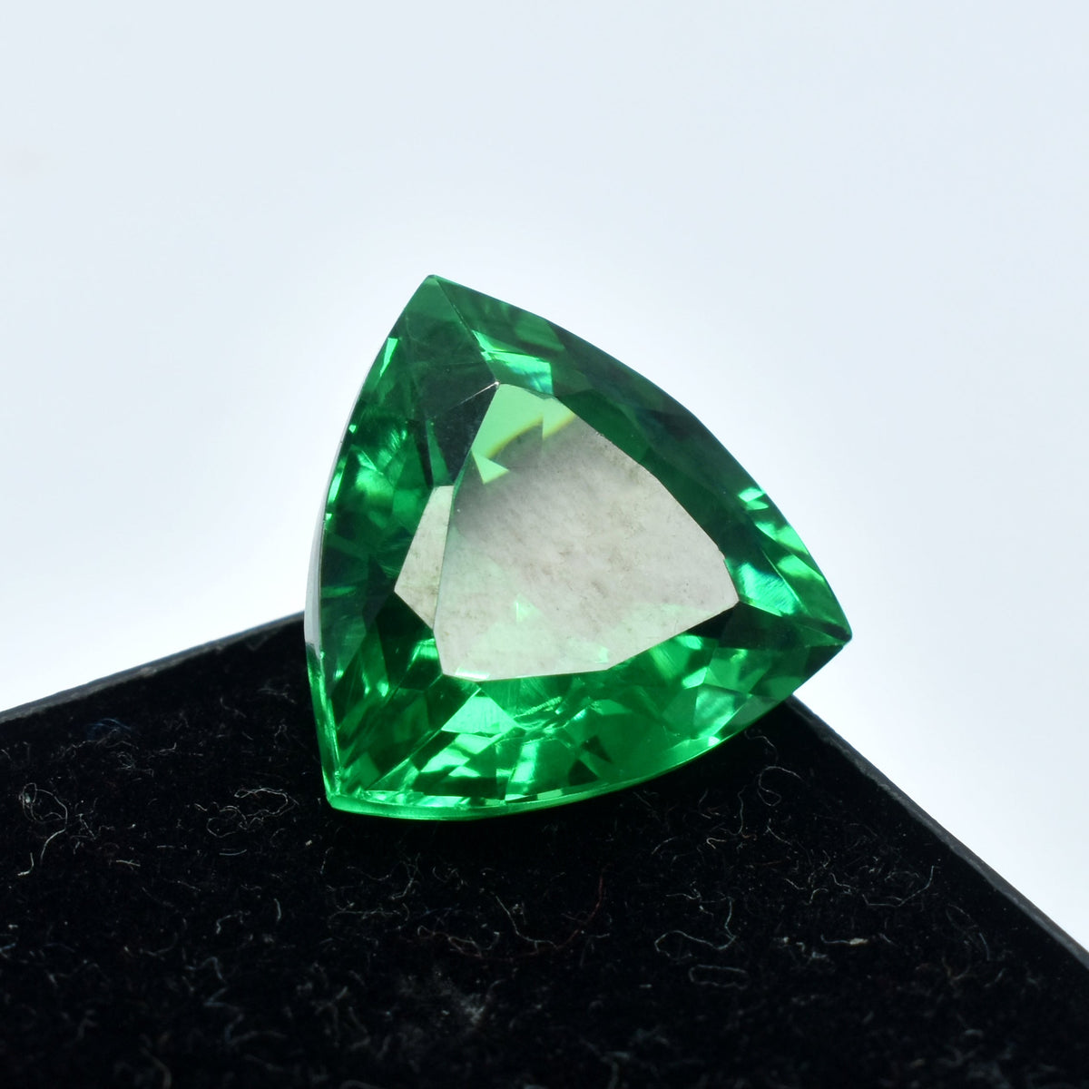 Earing Size Gemstone Tsavorite Certified Natural Green Garnet 10.70 Carat Trillion Shape Natural Green Garnet Certified Green Garnet Loose Gemstone