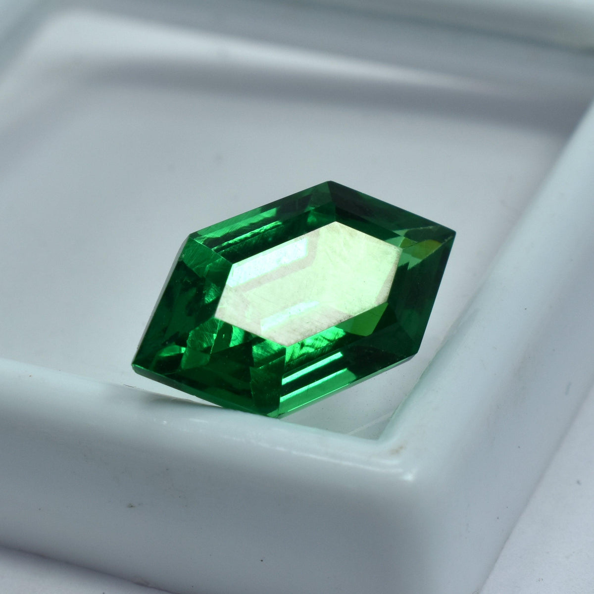 Natural Tsavorite Garnet 9.90 Carat Fancy Shape Green Garnet Certified Loose Gemstone Brazilian Green Garnet