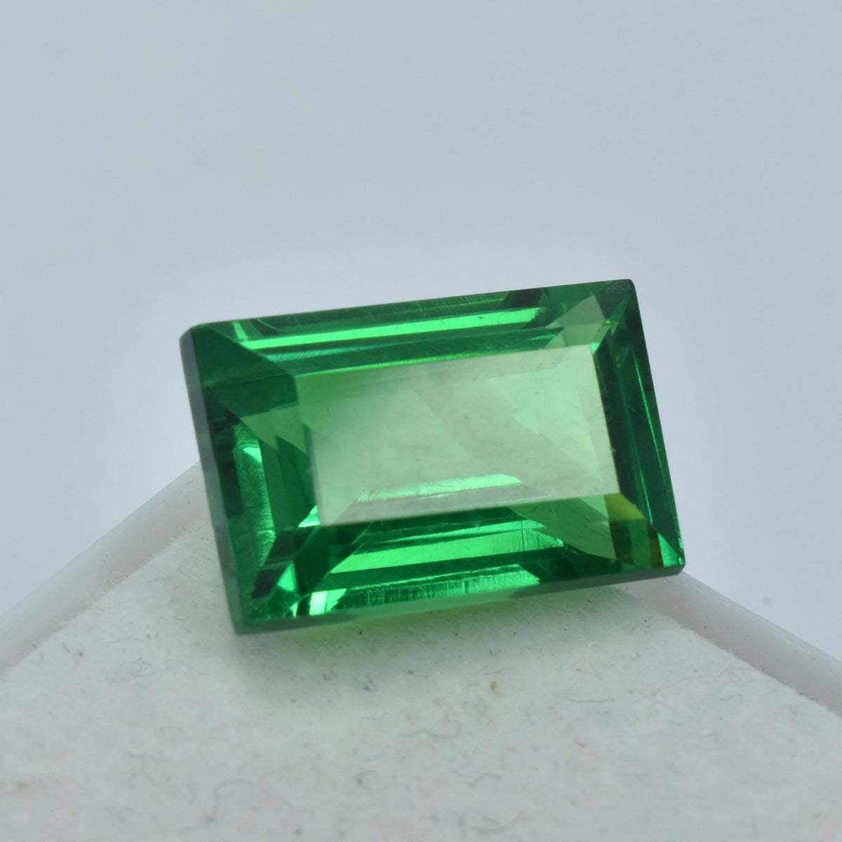 Best For Overall Well-Being 9.95 Carat Emerald Shape Certified Natural Green Garnet Tsavorite Certified Green Garnet Loose Gemstone