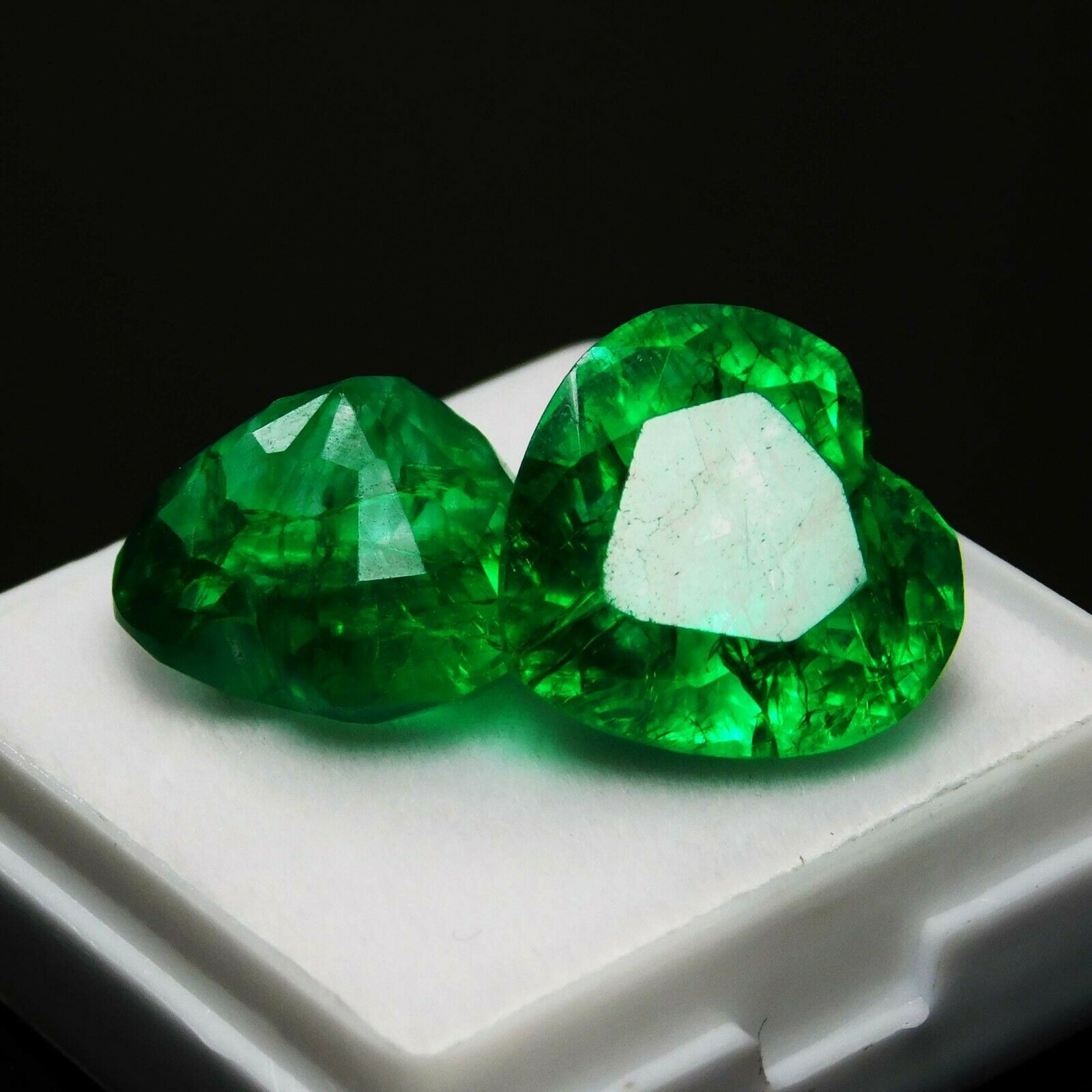 Natural Green Emerald 14.23 Carat Gemstone Rare Loose CERTIFIED Pair Heart Cut