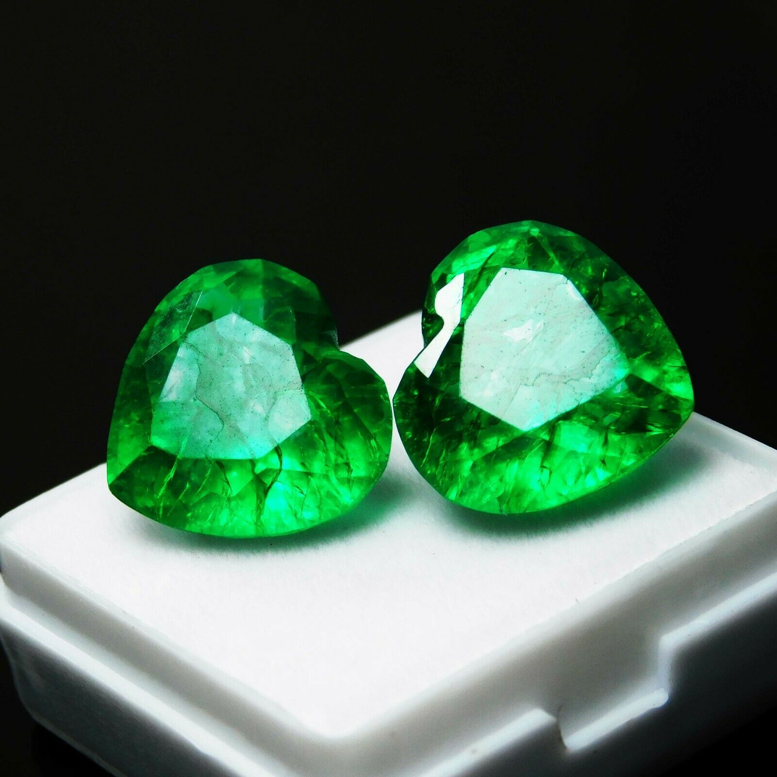 Natural Green Emerald 14.23 Carat Gemstone Rare Loose CERTIFIED Pair Heart Cut