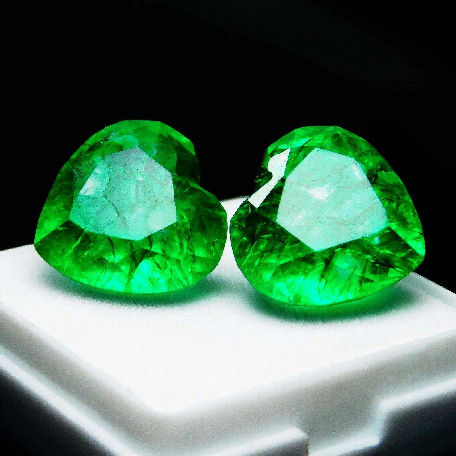 Natural Green Emerald 14.23 Carat Gemstone Rare Loose CERTIFIED Pair Heart Cut