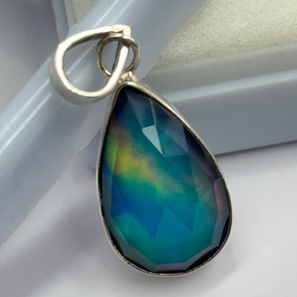 silver opal pendant India