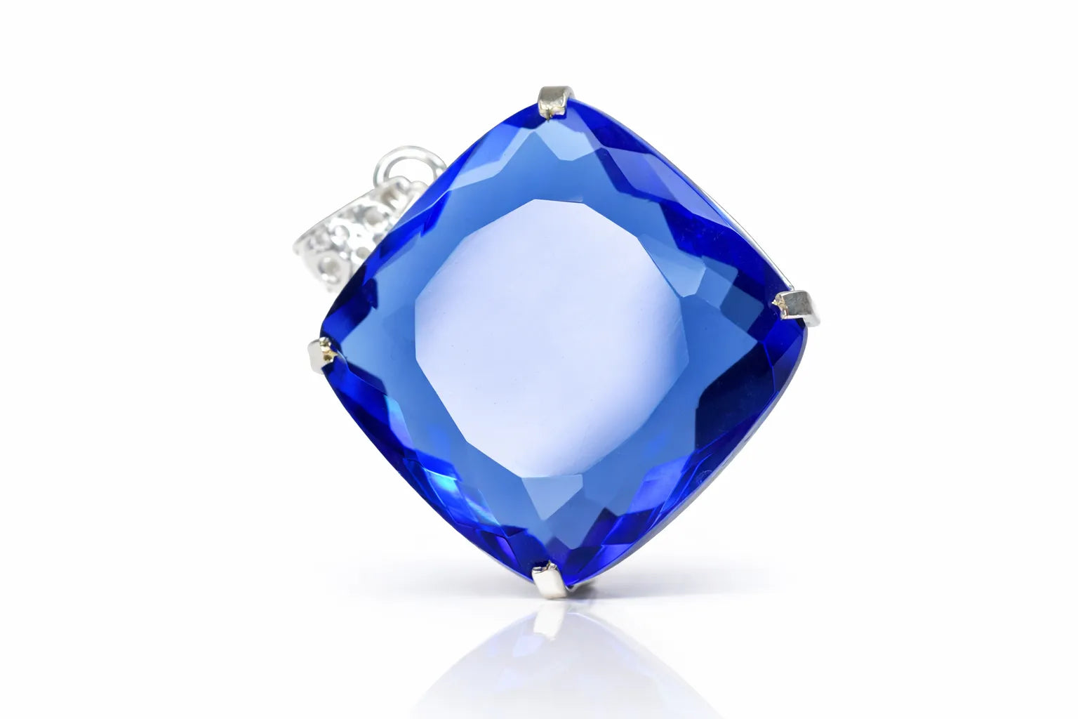 sapphire pendant for women