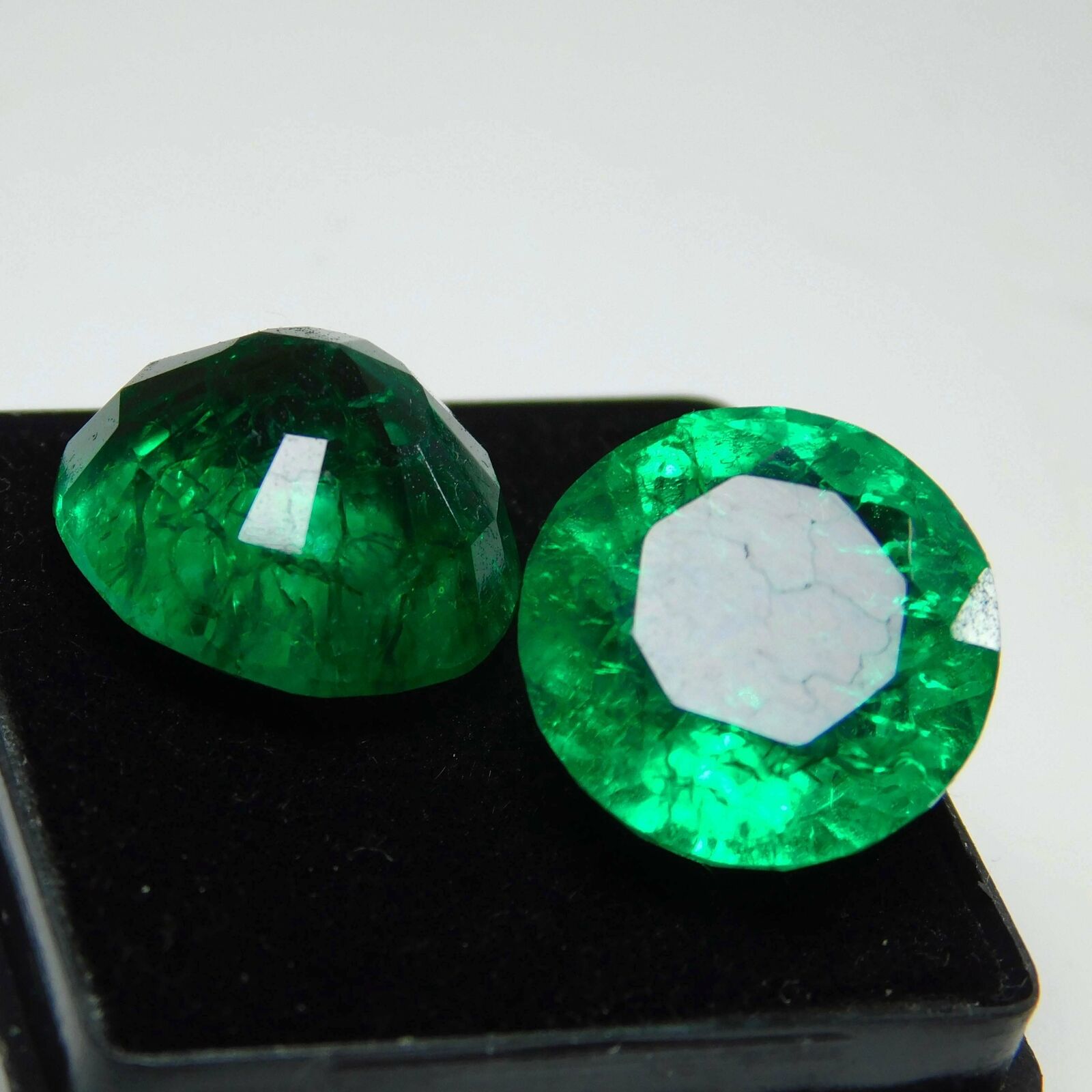 Emerald Green Round Cut 16.36 Carat Natural CERTIFIED Ring Size Loose Gemstone