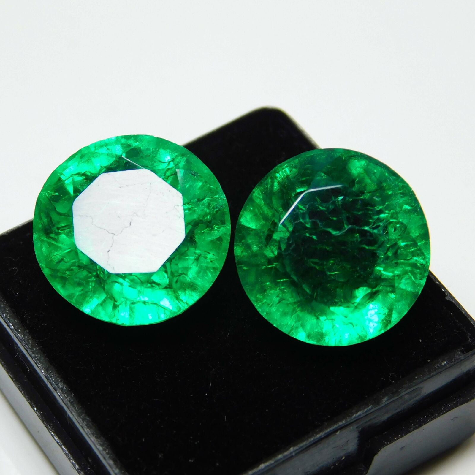 Emerald Green Round Cut 16.36 Carat Natural CERTIFIED Ring Size Loose Gemstone