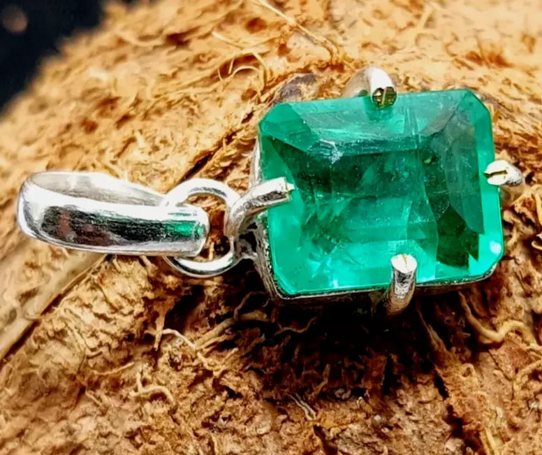 925 Sterling Silver 28.45 Ct Natural Green Pendant CERTIFIED Emerald Cut Stone