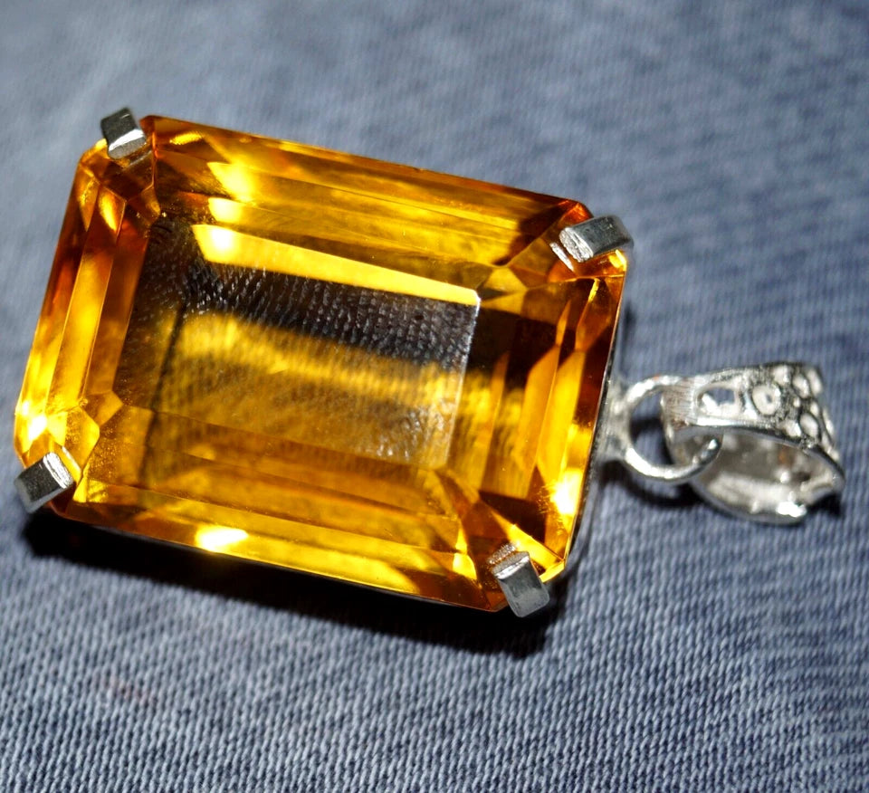A++ CERTIFIED 925 Sterling Silver 42 Ct NATURAL Yellow Topaz Gemstone Pendant
