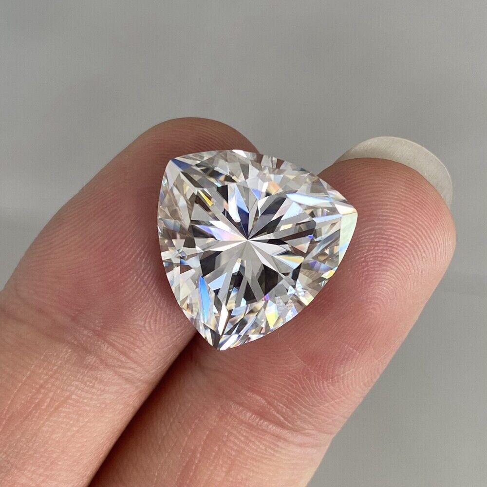 D-White with CERTIFIED A++ VVS1 Clarity Premium 8x8 mm Trillion Cut Moissanite